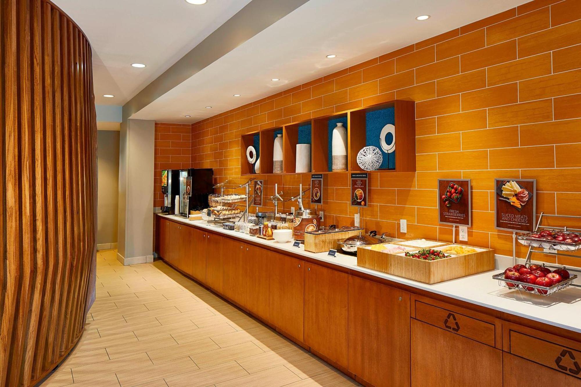 Hotel Springhill By Marriott Atlanta Airport Gateway College Park